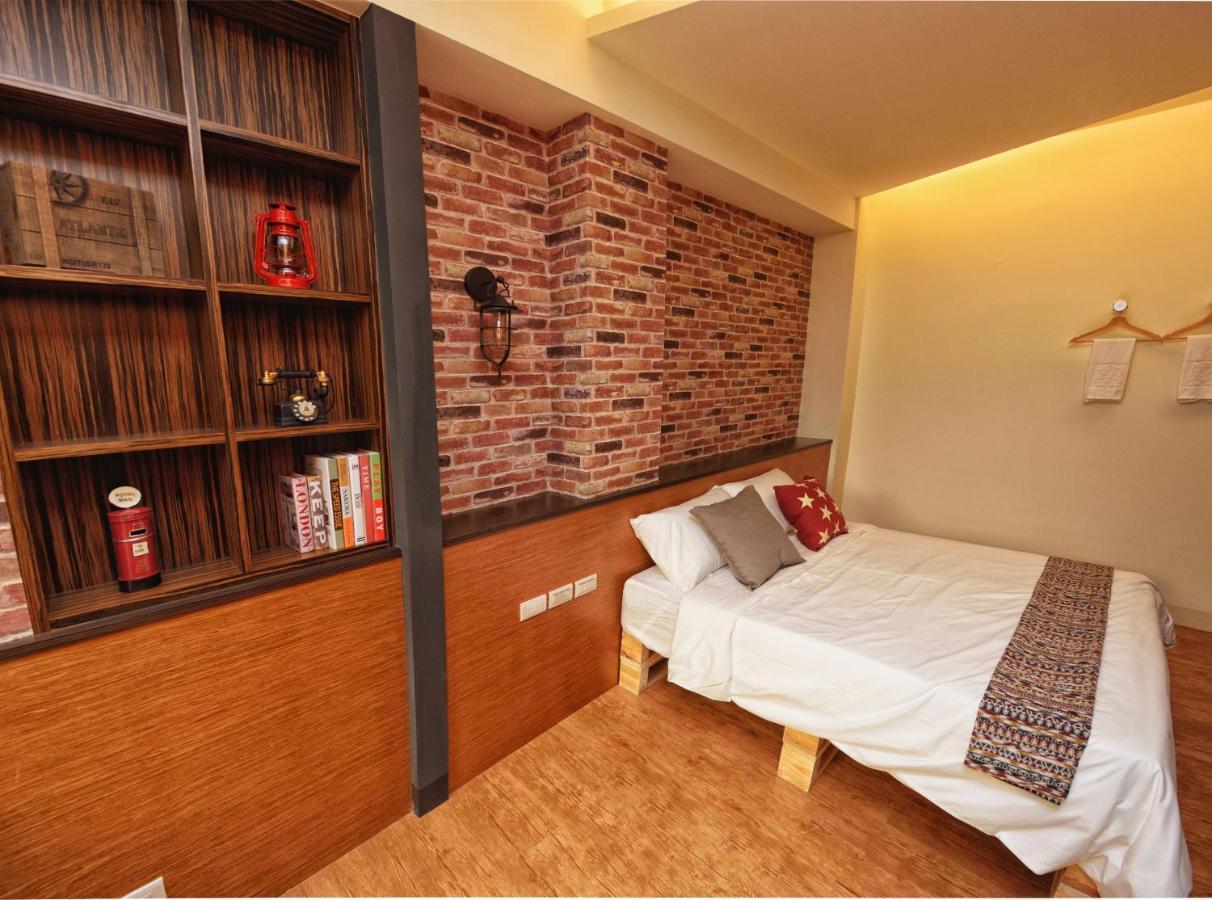 Owl Inn Tainan Extérieur photo