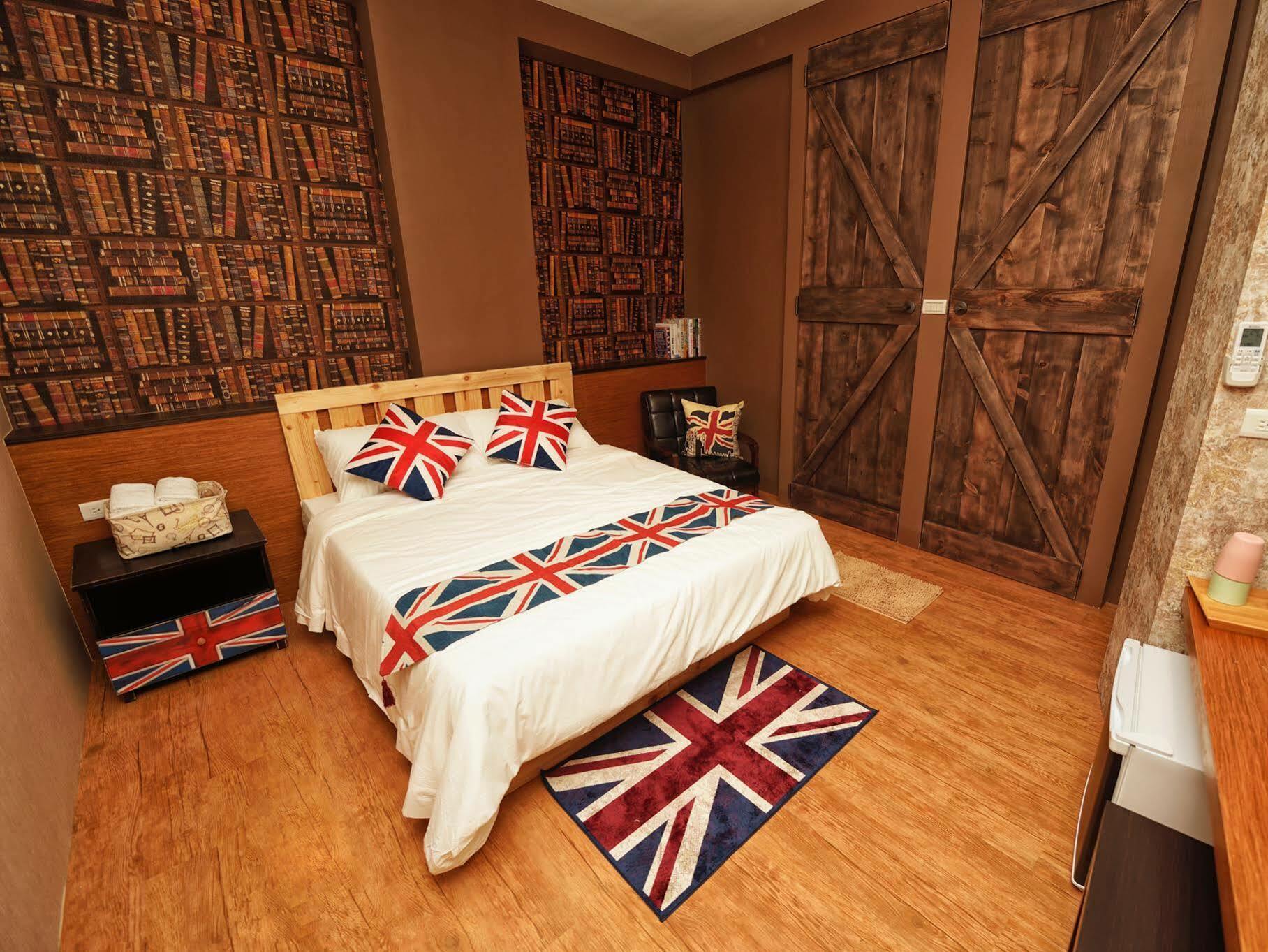 Owl Inn Tainan Extérieur photo